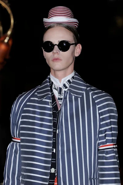 Look 90